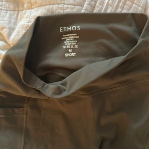 Ethos workout, M short leggings olive,navy,grey,black 2 sports bras M plum/navy